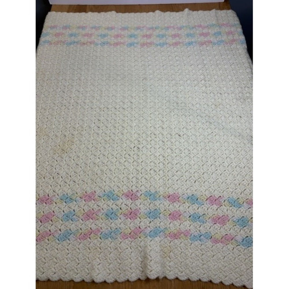 Baby Blanket Unisex OS Cream Good Vintage Crochet Pastel Acrylic Knit